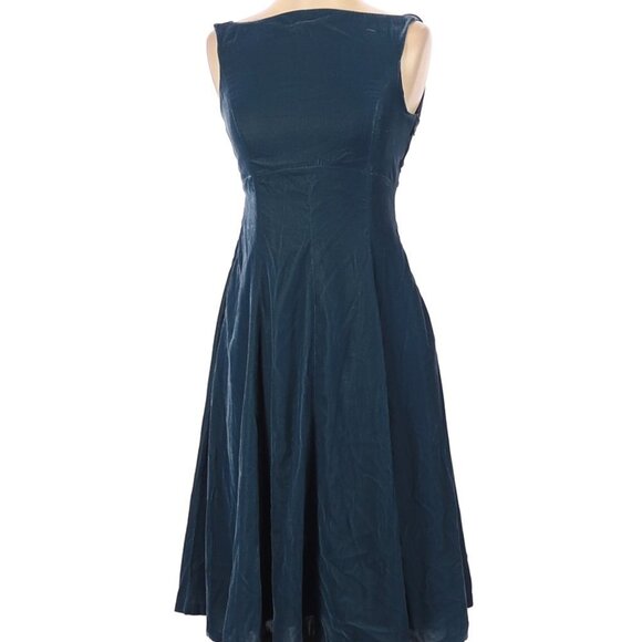 NWT Gal Meets Glam Christine Velvet Dress - Picture 4 of 7